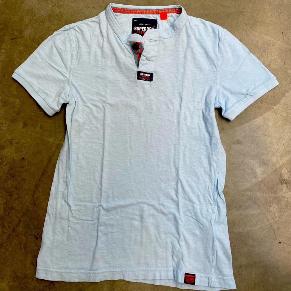 SUPERDRY men’s tshirt size medium in light blue
